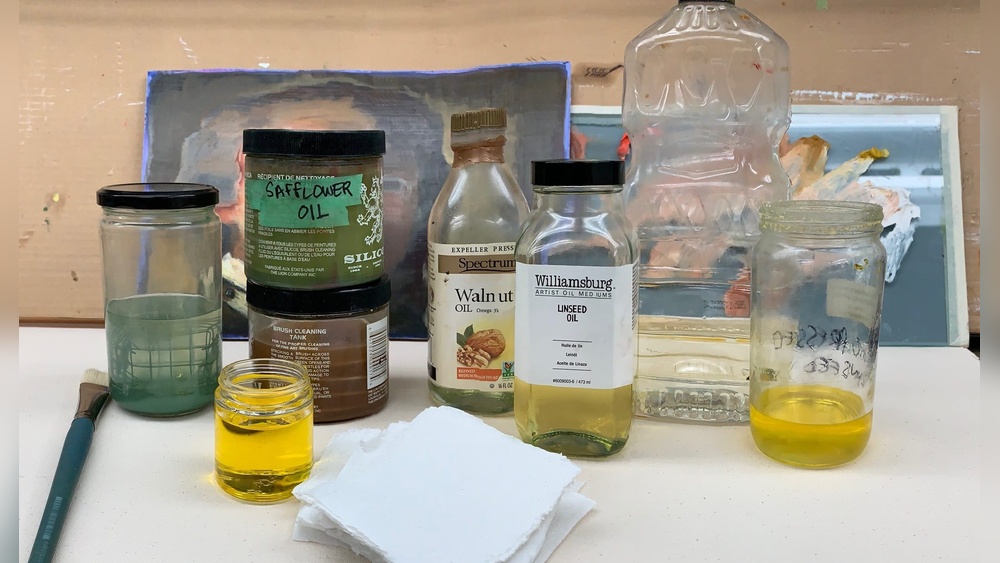 How to Clean Oil Paint Brushes Without Solvent