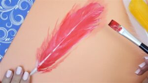 How to Paint Feathers With Acrylic Paint