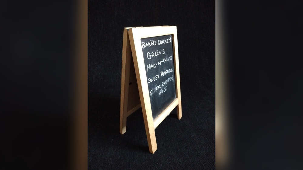 How to Clean And Maintain a Wooden Easel