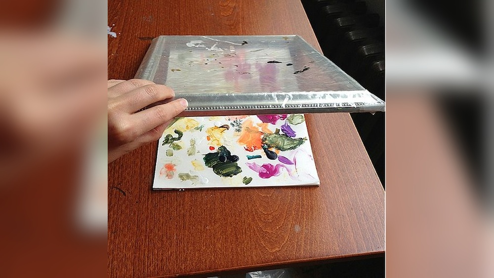 How to Cover a Palette to Save Paint