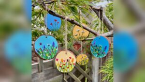 How to Paint on Wood Slices Crafts
