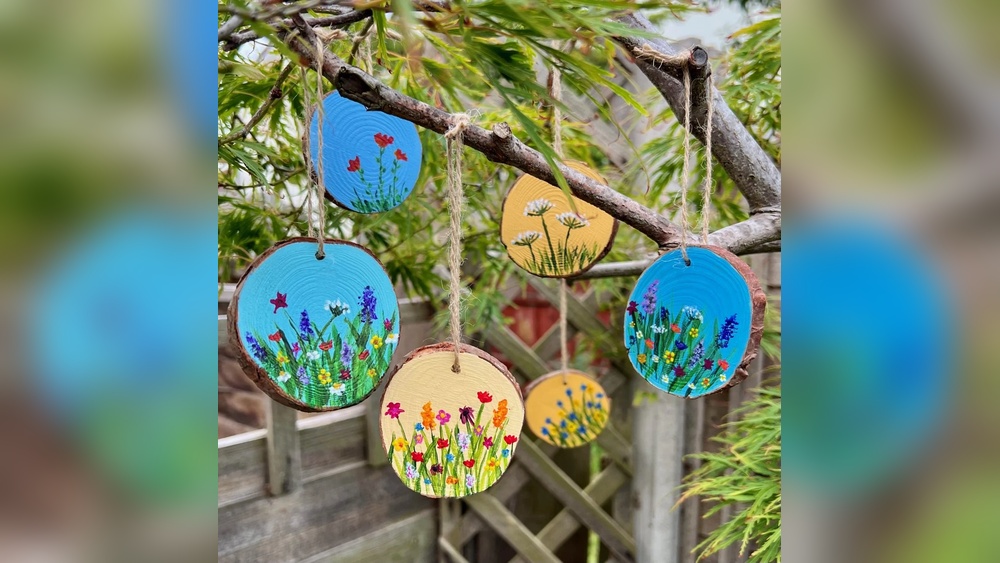 How to Paint on Wood Slices Crafts